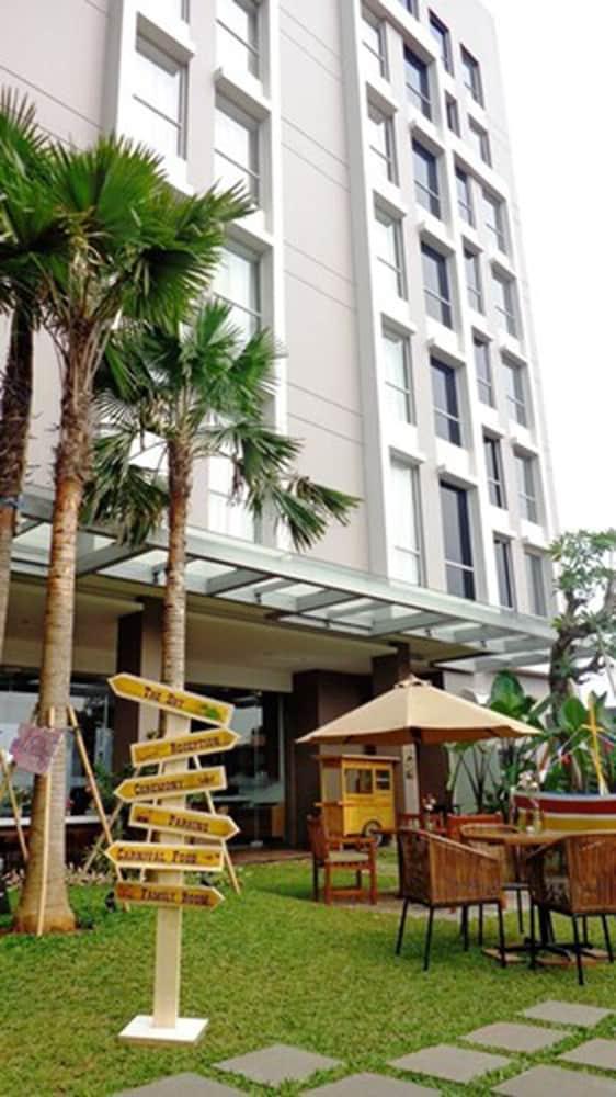 Soll Marina Hotel Serpong Εξωτερικό φωτογραφία