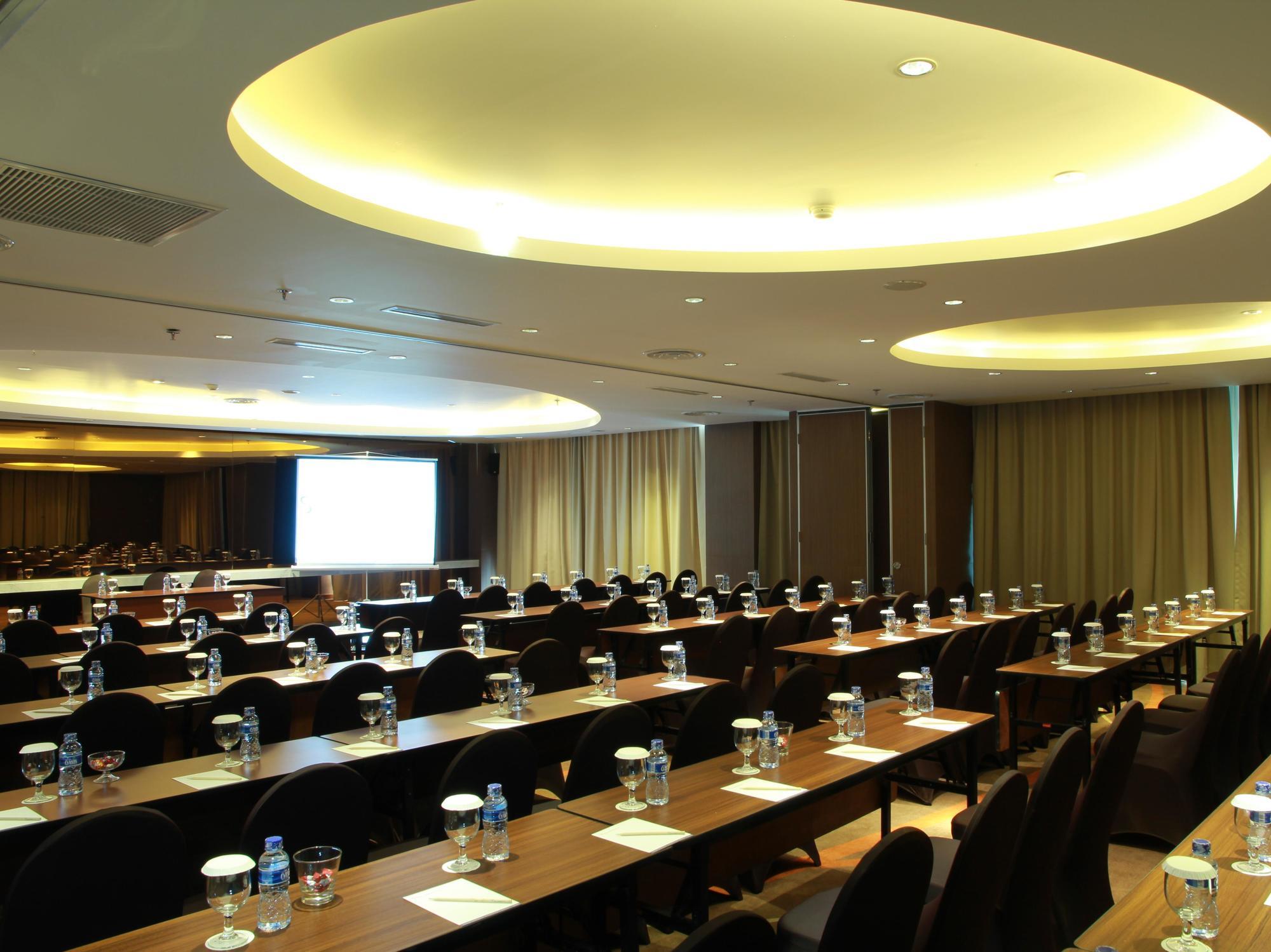 Soll Marina Hotel Serpong Εξωτερικό φωτογραφία